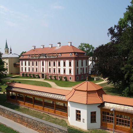 Zamecke Ubytovani U Dobre Hrabenky Kunín Exteriör bild